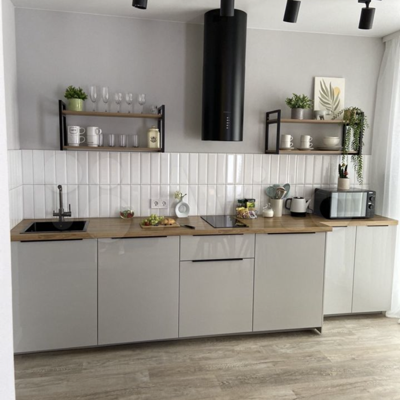 Студия на Максима Горького (2)