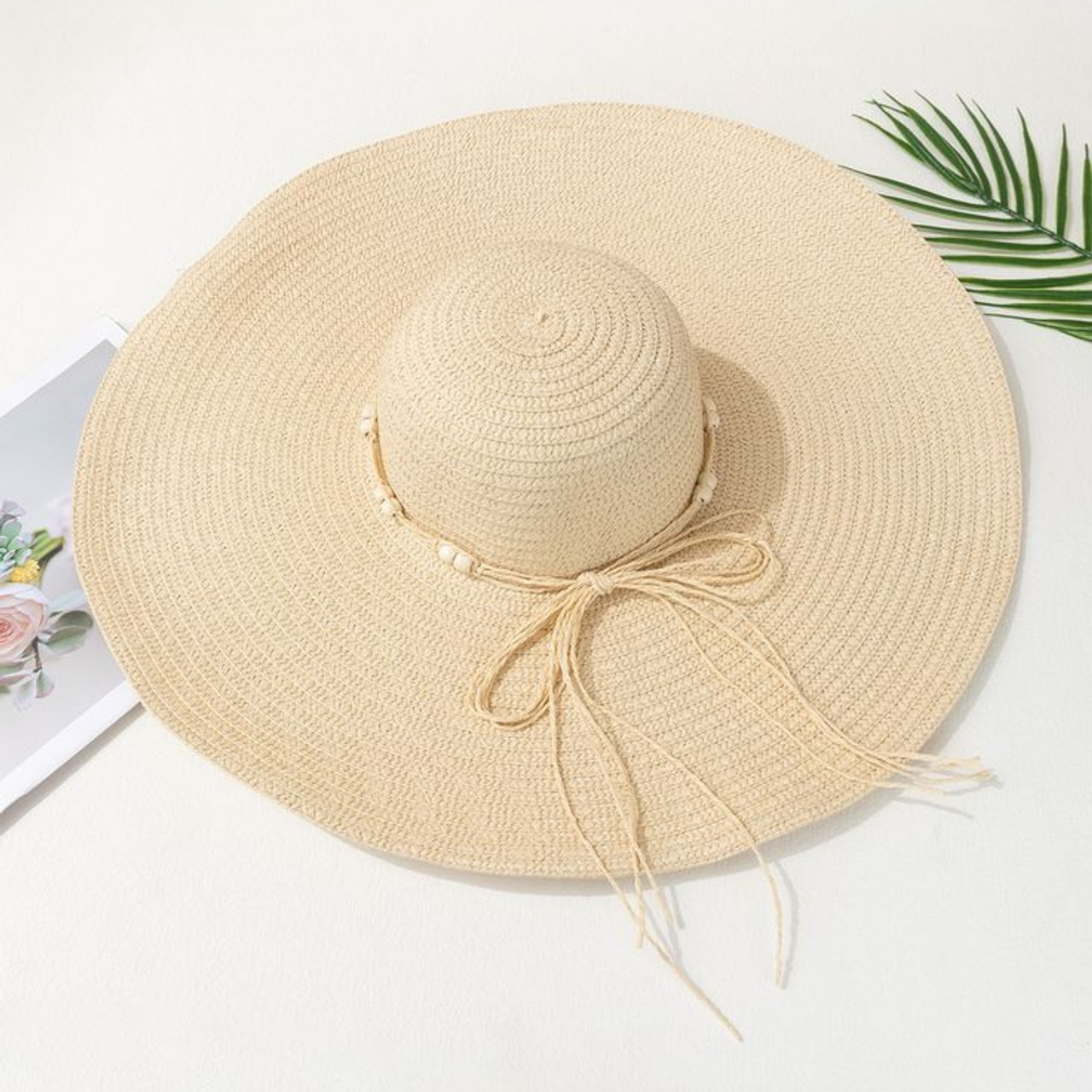 Предметное фото головных уборов - комфорт и защита для солнечных дней.