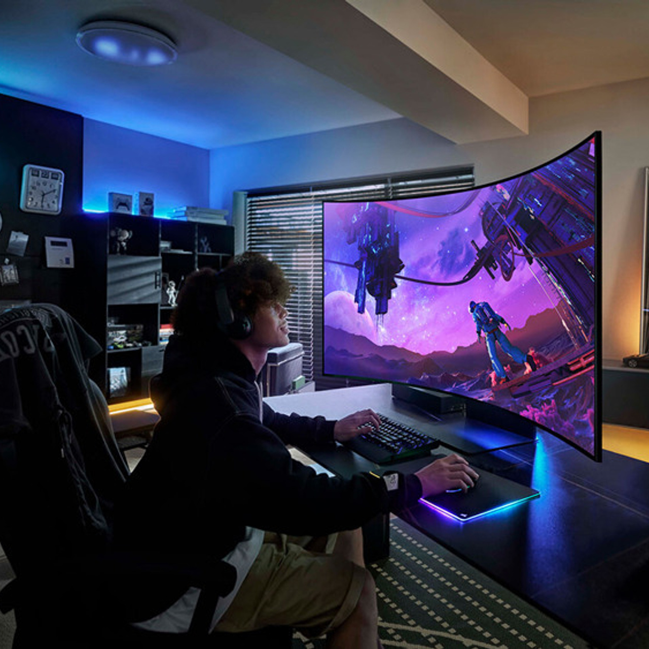 Samsung представил монитор 55 дюймов за 3500 долларов. Фотограф — видеограф в Москве Дмитрий Менделеев