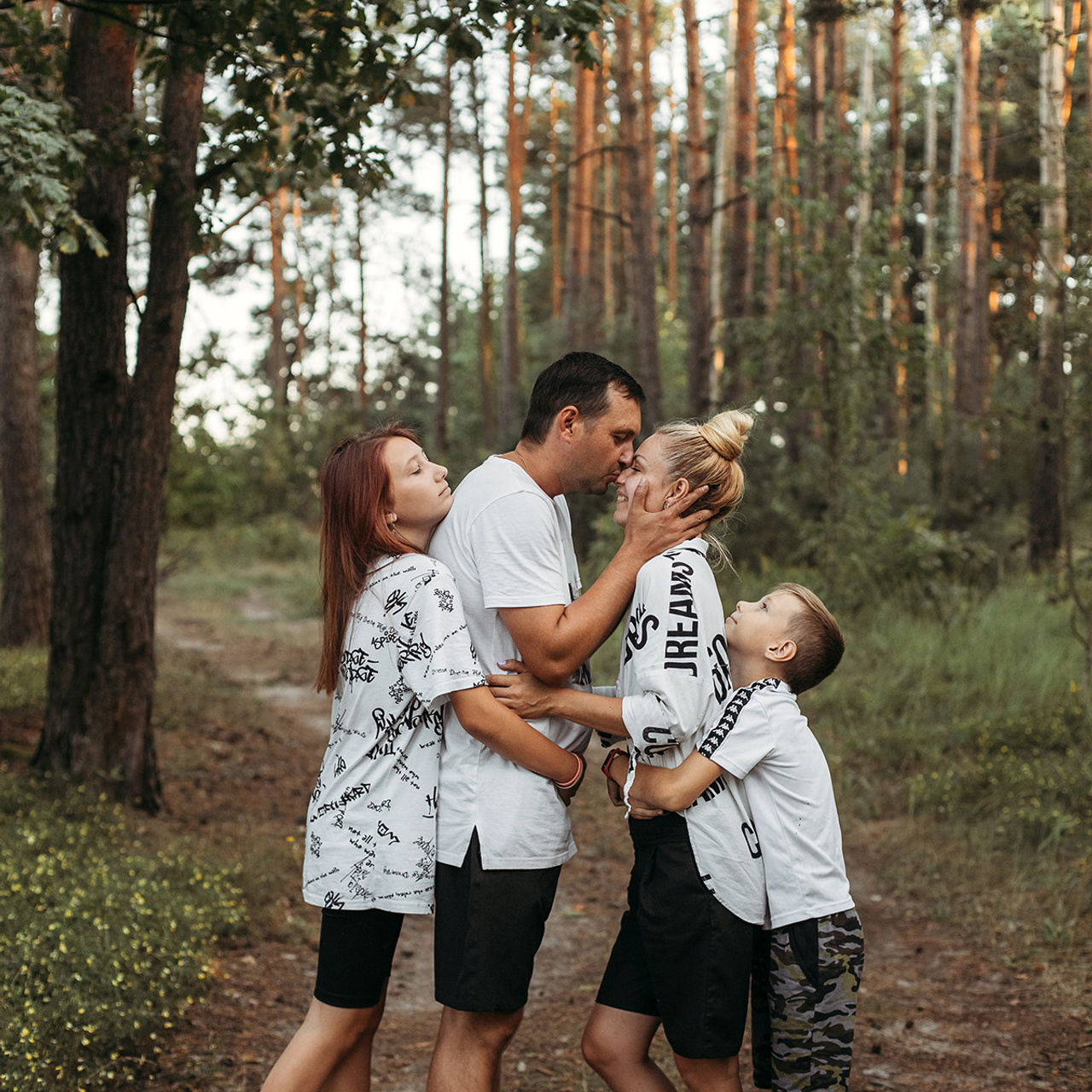 Семейная прогулка Александр + Елена Полина и Герман