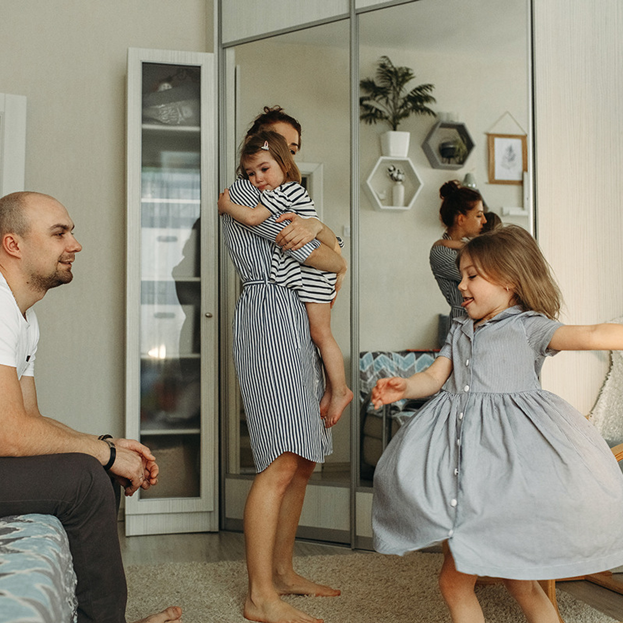 Домашняя фотоистория Таня и Леша + Варя и Василиса и кот Ватсон