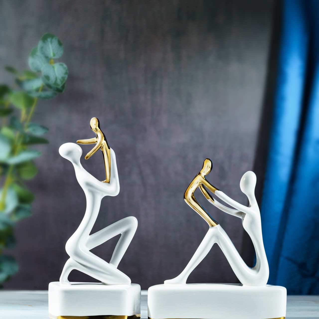 В интерьере