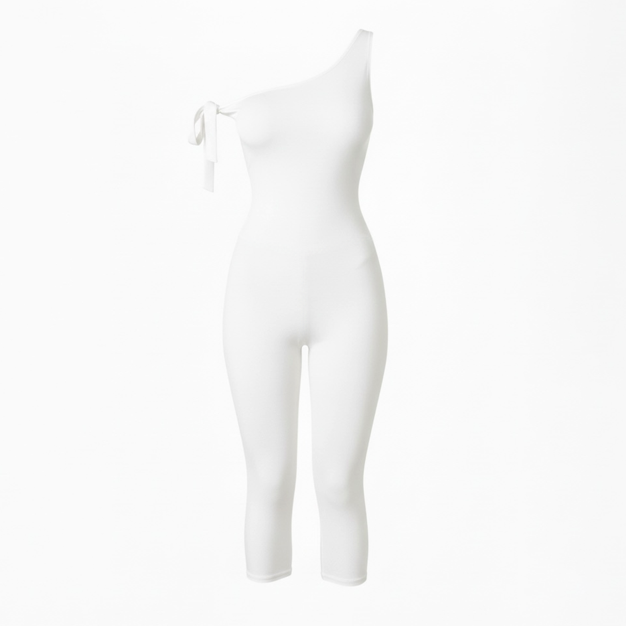 Комбинезон на завязках бело-молочного цвета. Alice Version