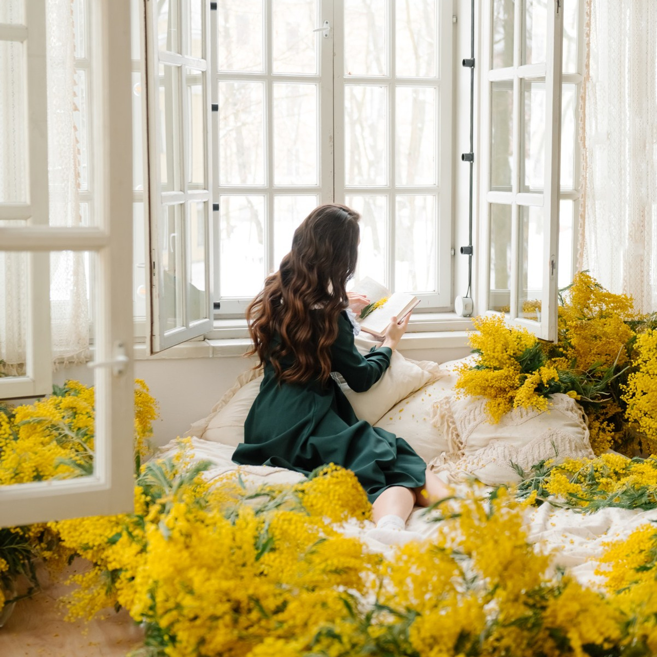 Анастасия с мимозой