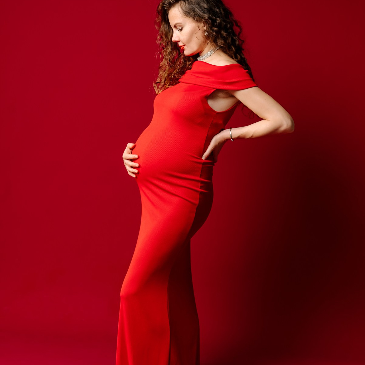 Беременность. В красном