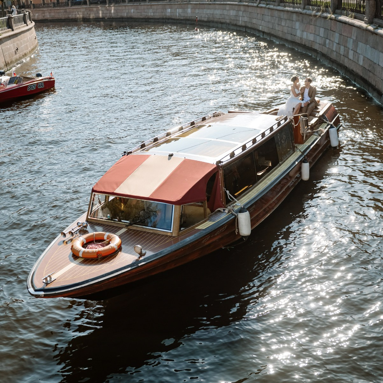 Свадьба на катере