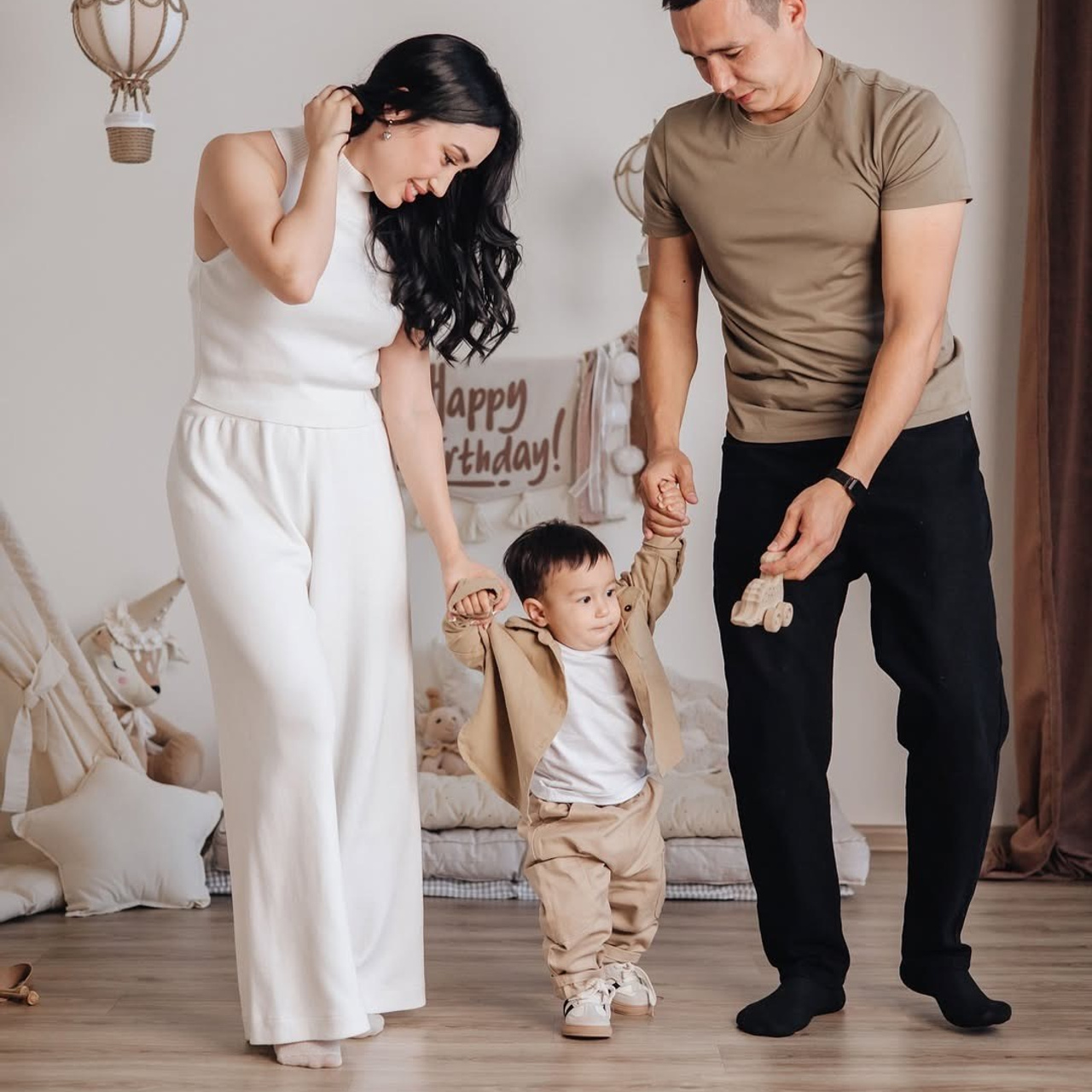 Данияр Елена Амина и&nbsp;Нелли