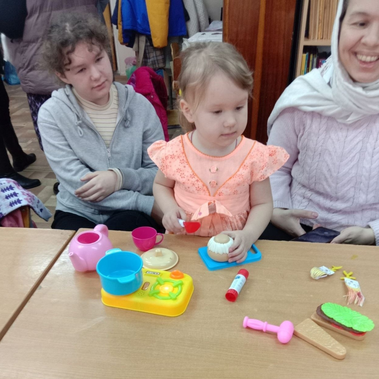 Воскресное утро: Познание Слова Божьего и творчество