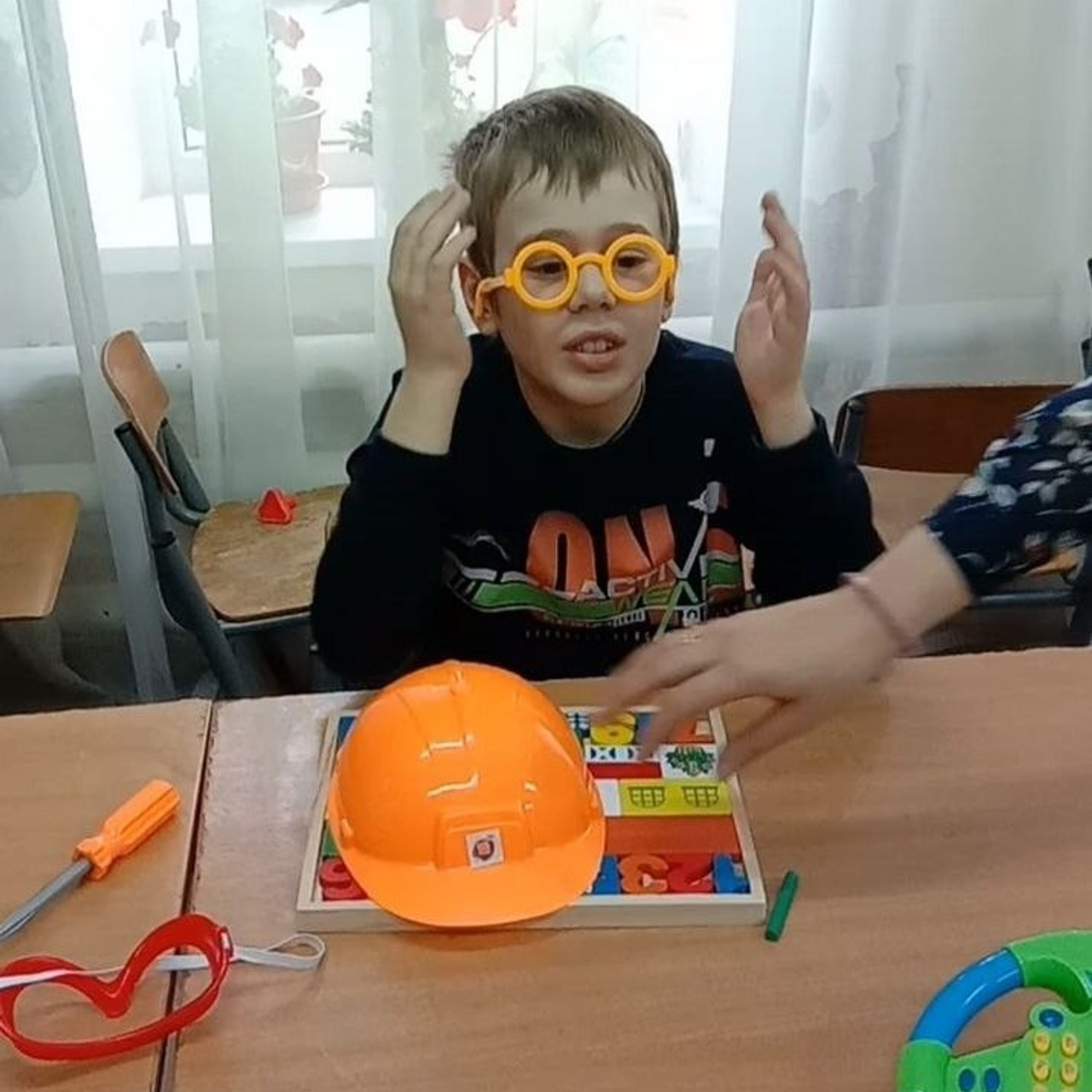 Воскресное утро: Познание Слова Божьего и творчество