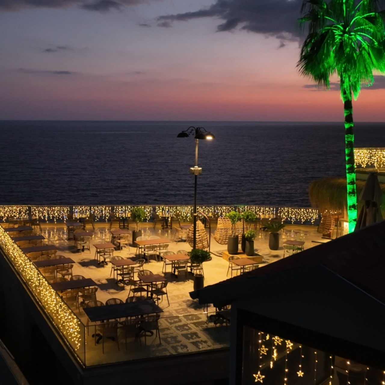 Hotels & Restaurants