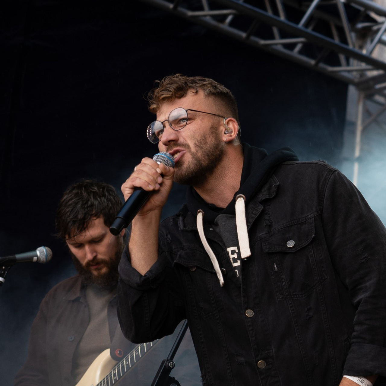 ПОСРЕДИ НИГДЕ