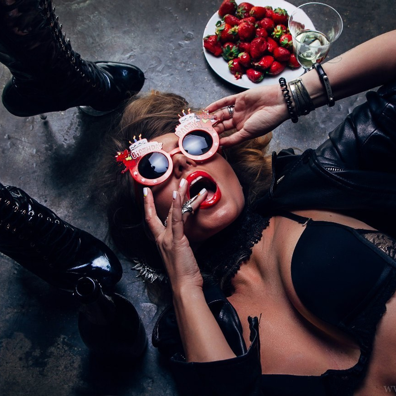 - фотосессии в эксклюзивных образах в  СПб и Москве. Фотограф Облако Александра