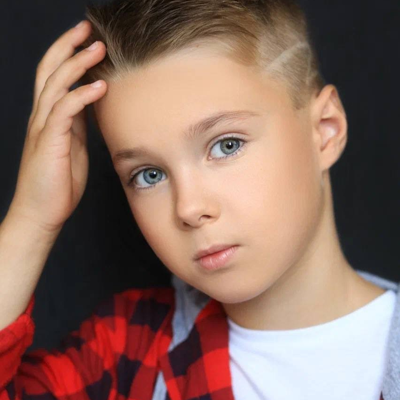 г. Санкт-Петербург и Москва. А так же возможны съемки в других городах России 