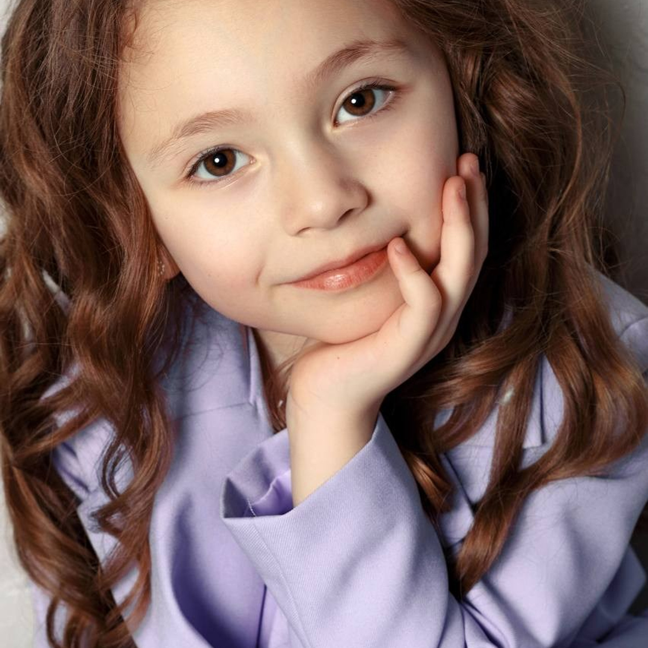 Большой опыт перед камерой. Готова к модельным съемкам и съемкам в кино. Опыт, харизма, яркий типаж. С предложениями писать по указанным в профиле контактам 