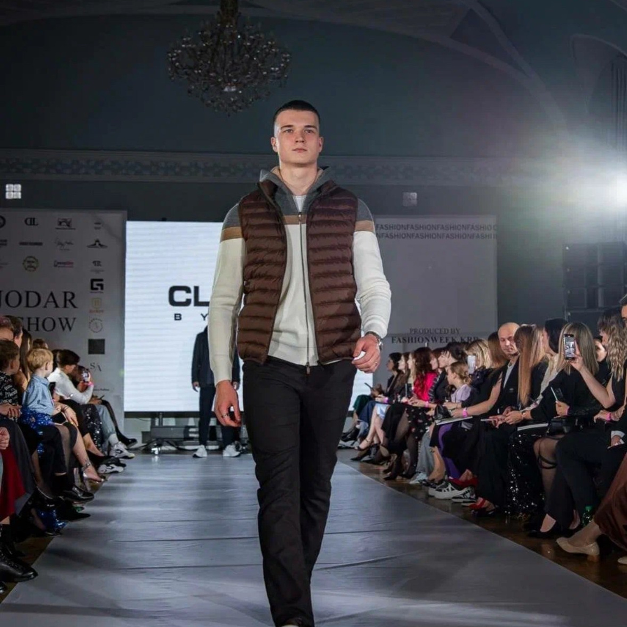 Модель парень мужчина