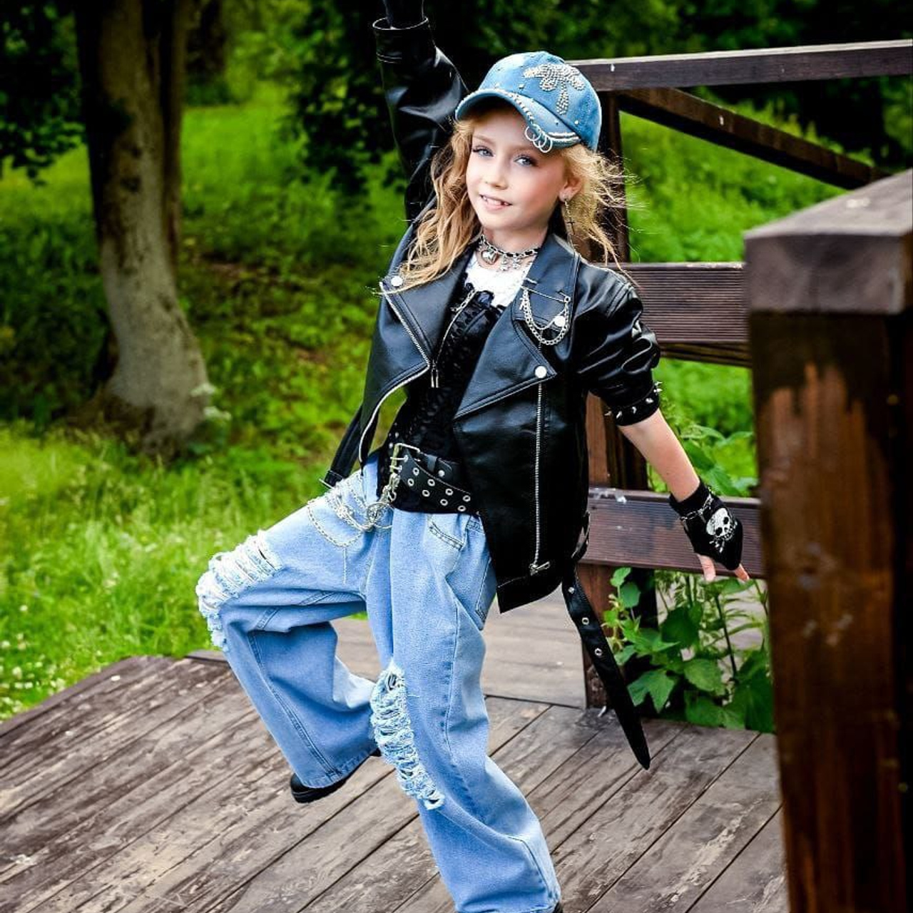 г. Сызрань, Самарская область. Готова к съемкам в любых городах РФ: Москва, Санкт-Петербург, Сочи, Краснодар ( гонорар- писать представителю )