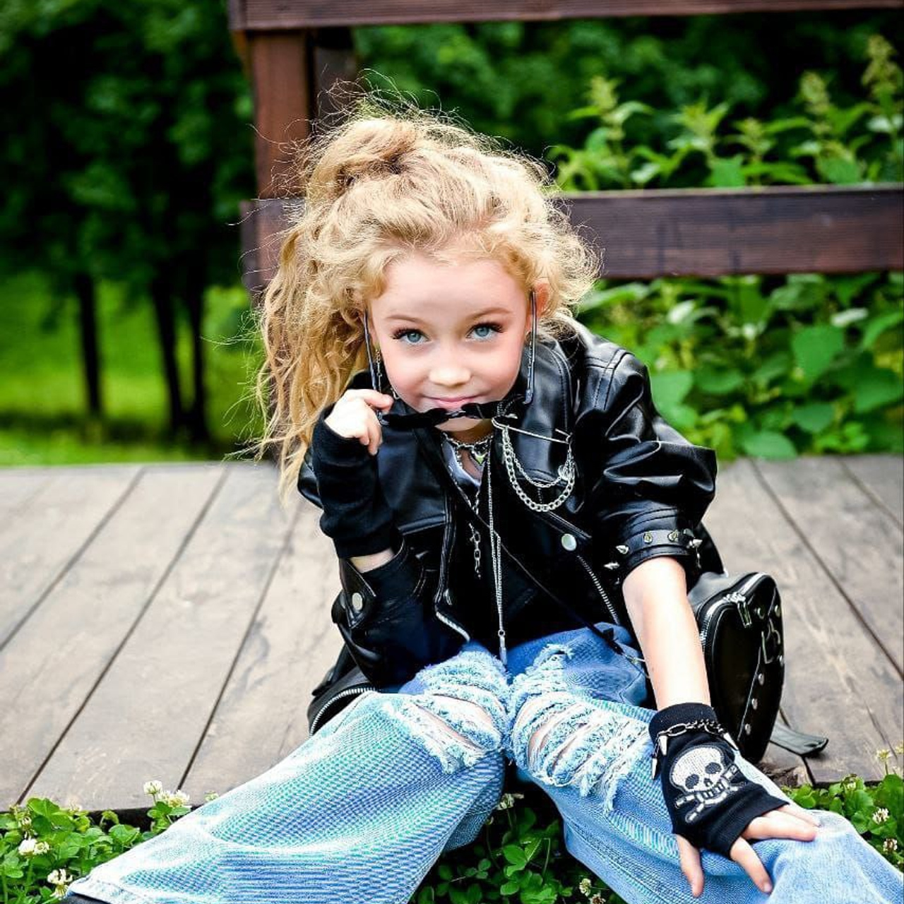 г. Сызрань, Самарская область. Готова к съемкам в любых городах РФ: Москва, Санкт-Петербург, Сочи, Краснодар ( гонорар- писать представителю )