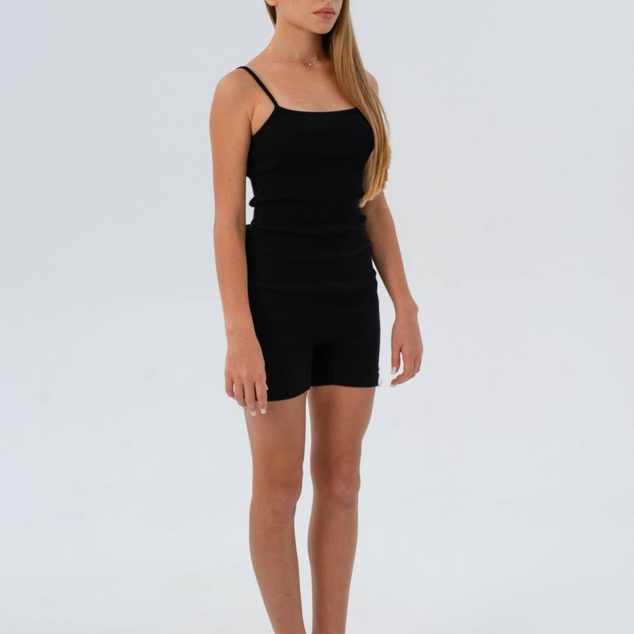 Интересуют съемки в  ДНР, Краснодарском крае, в Сочи, Анапе, Ростове и Москве - проф модель, занимается 11 лет художественной гимнастикой. Получила разряд КМС