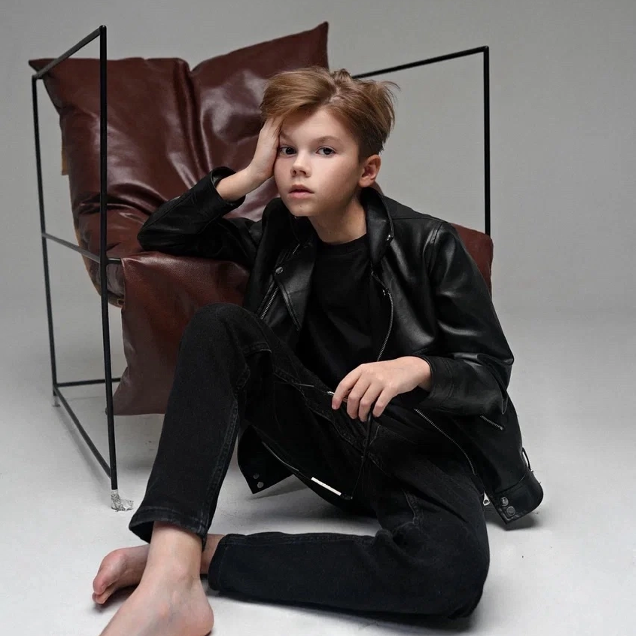 Готов к съемкам в городах: Севастополь, Москва, Сочи, Краснодар, Санкт-Петербург и других за гонорар. Готов к киносъемкам, занимается актерским мастерством, имеет опыт съемок в рекламе для ТВ и в кино