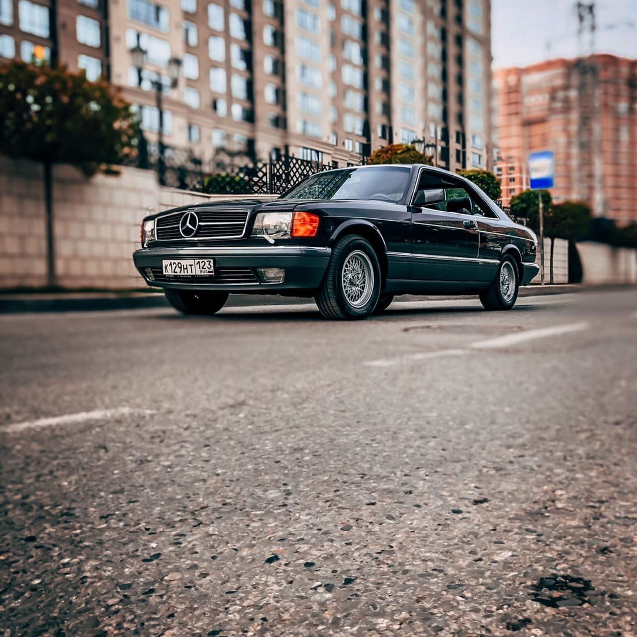 Коммерческая автомобильная фотосессия Mercedes 560 SEC