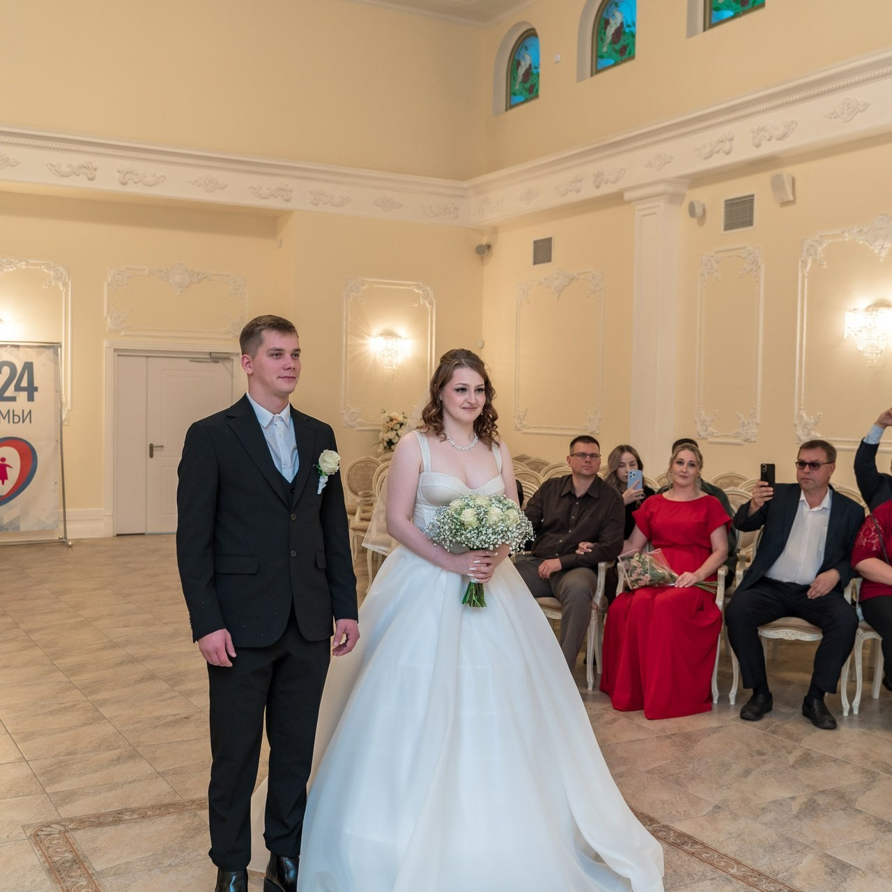 Посмотрите на чудесные отзывы свадебного и фотографа и видеографа