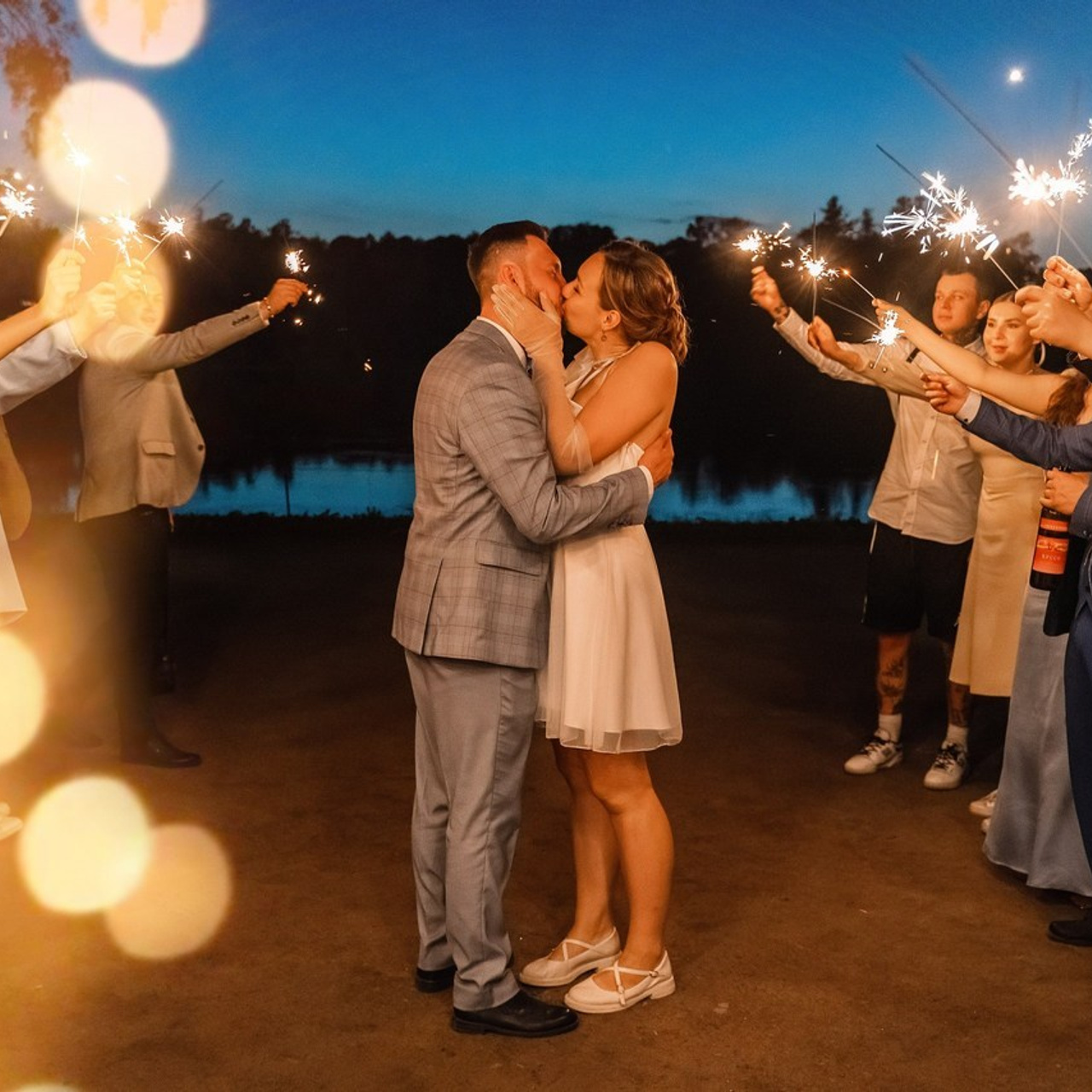 Посмотрите на чудесные отзывы свадебного и фотографа и видеографа