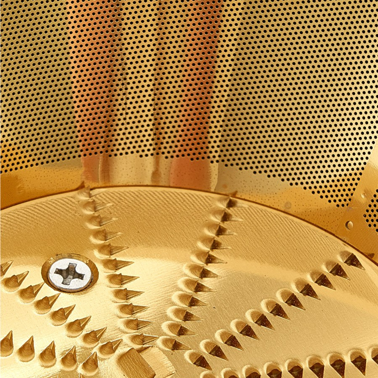 Для МАРКЕТПЛЕЙСОВ. Максим Матвийченко и Виктория Басова профессионалы своего дела