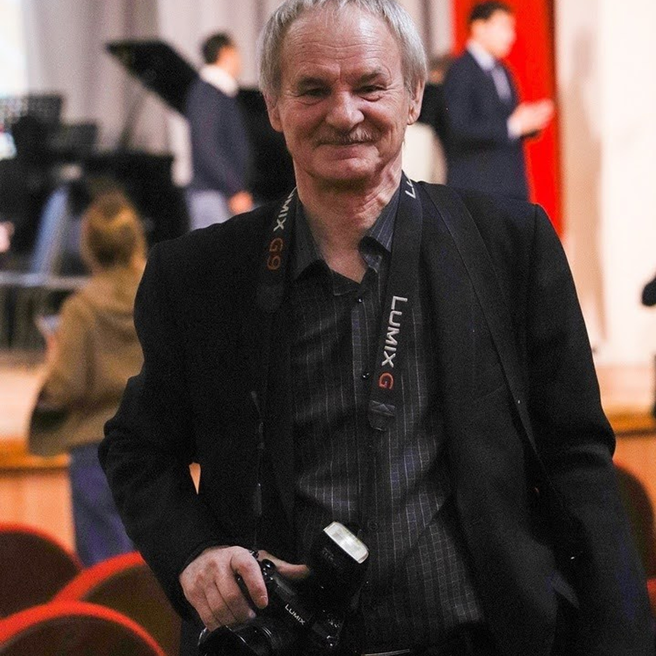 Две камеры в одной связке. Фотопрогулки по Миру