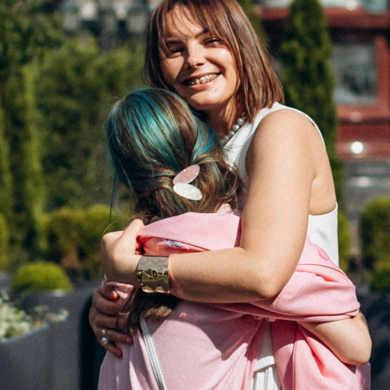 Анна с дочей в июне