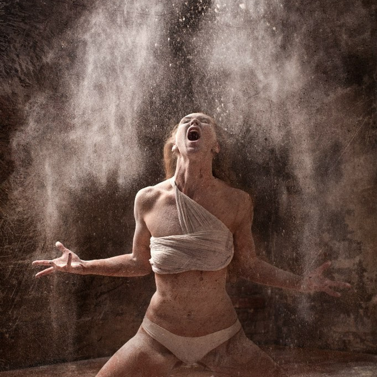 - фотосессии в эксклюзивных образах в  СПб и Москве. Фотограф Облако Александра