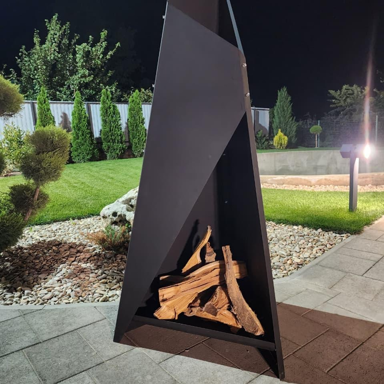 «Конверт» уличный камин