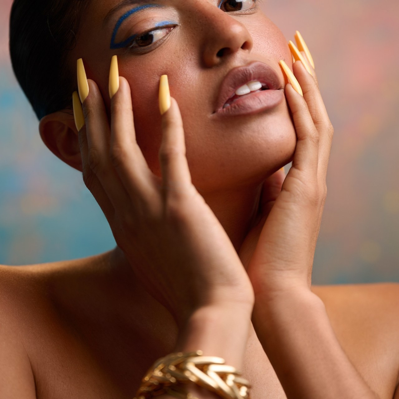 Reviews. Hi-end retoucher Valerie Mo