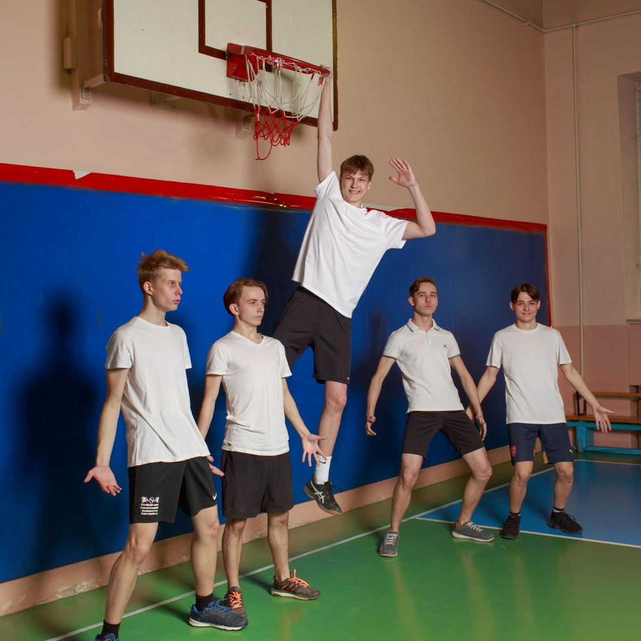 Фотосессии в школе. Фотосъемка и изготовление выпускных альбомов в Ростове-на-Дону