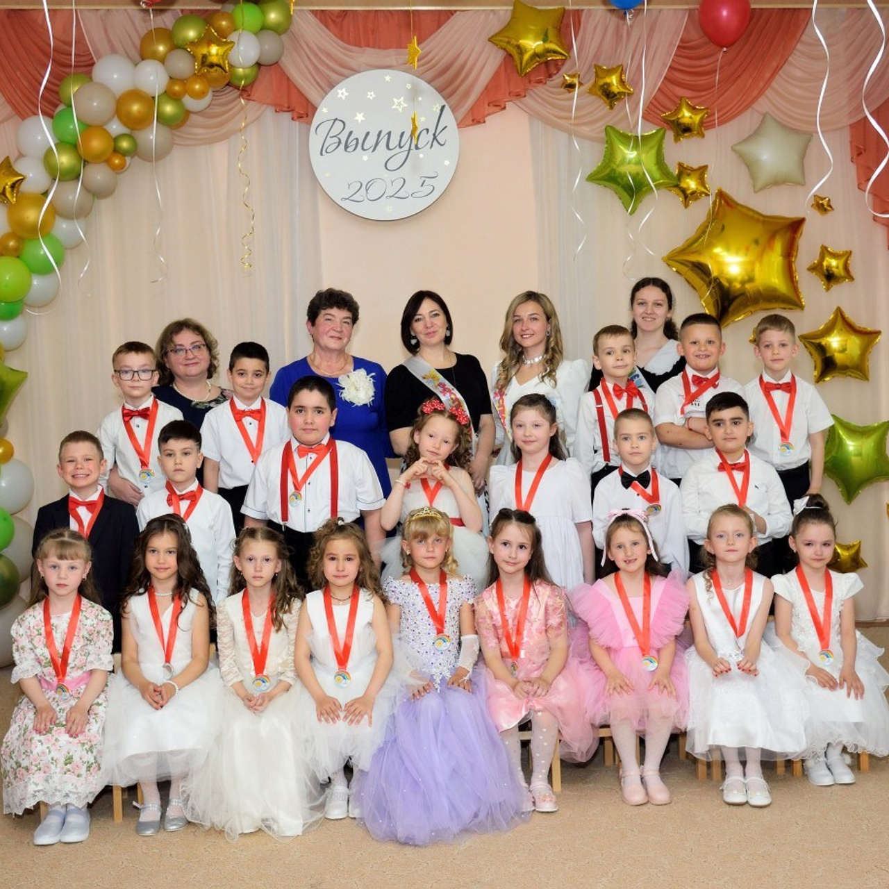 Отзывы. Выпускные альбомы для школ и детских садов Александр и Динара