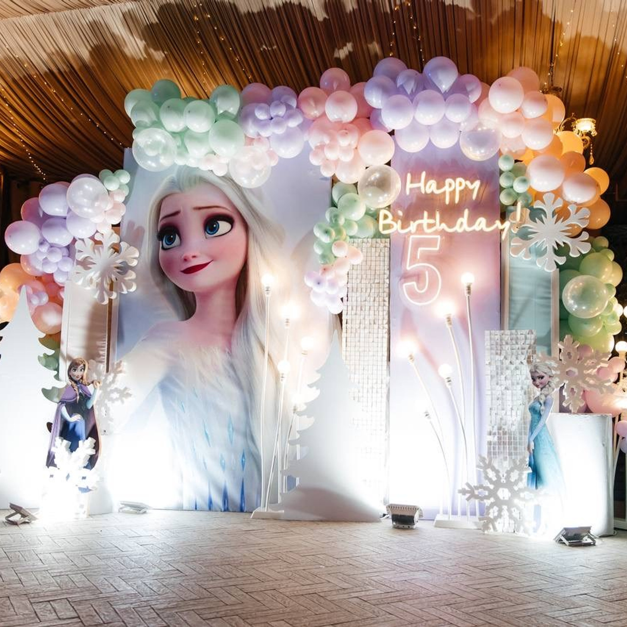 По мотивам сказки «Снежная королева». День рождения 5 лет был первым масштабным событием для Ярославы и ее родителей.