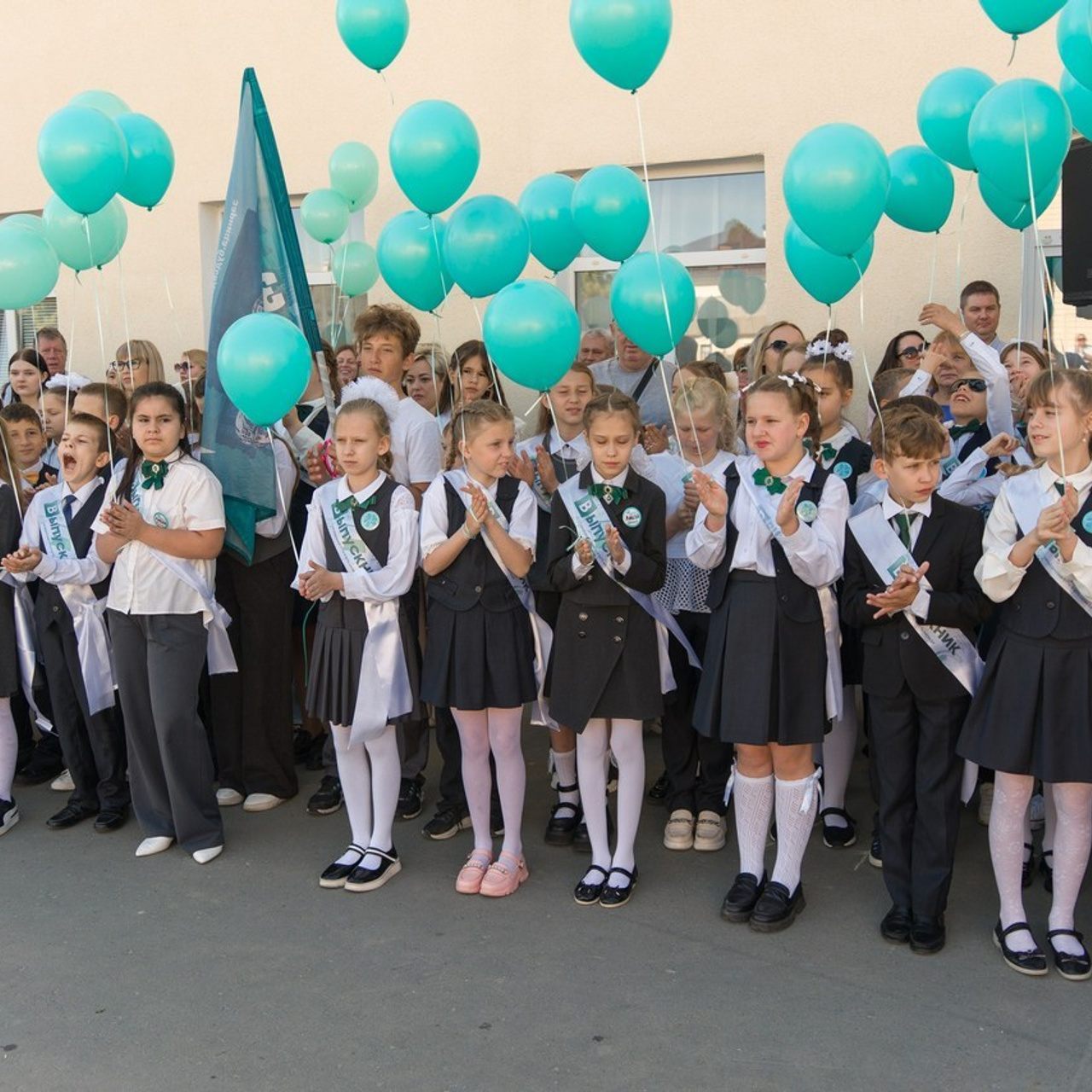 Отзывы. Фотограф Илья Булгаков предлагает профессиональные услуги в городе Вольск. Специализация: свадебная, семейная и студийная фотосъемка