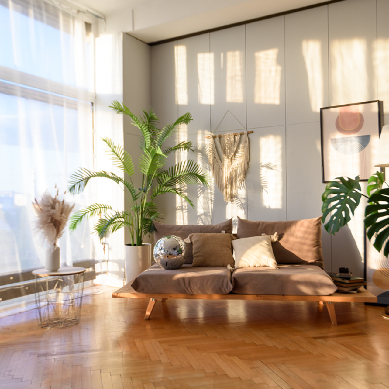 UNICORN, зал SVET