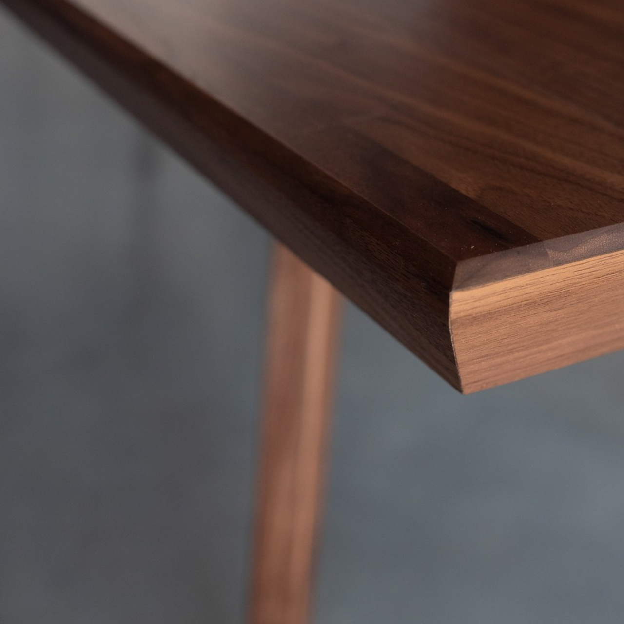 Обеденные столы