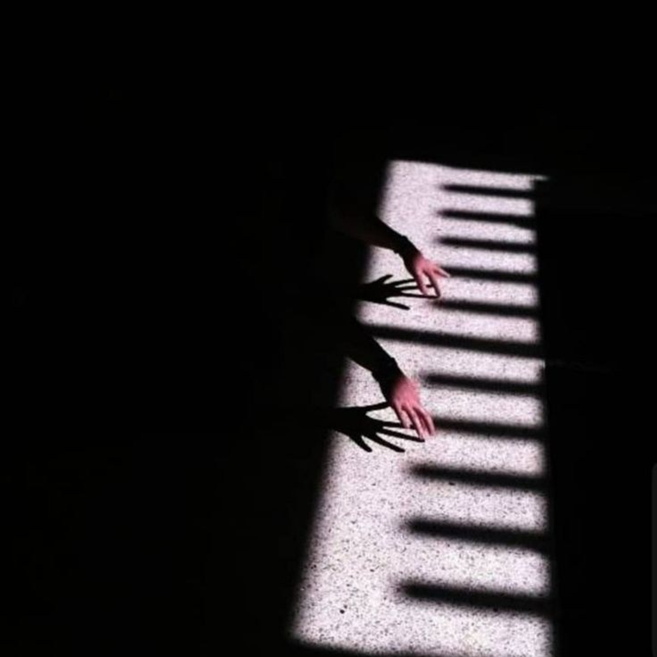 Тени. Jean De Vivre Gallery