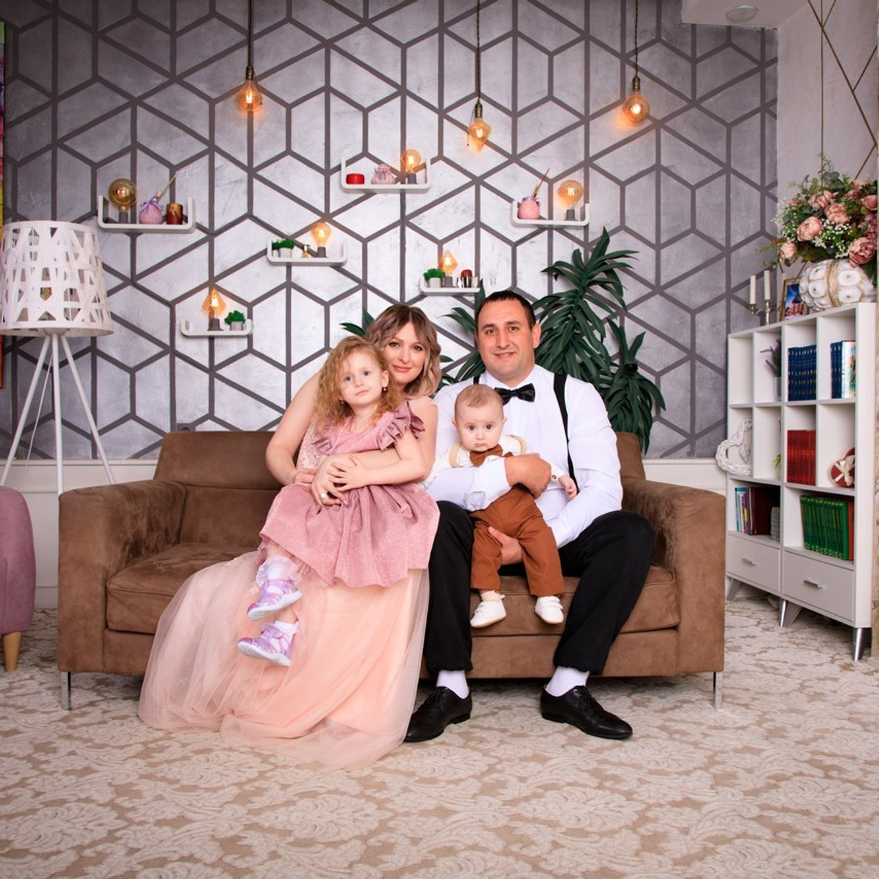 Подарочный сертификат на фотосессию в Краснодаре для беременных «Буду мамой» от фотостудии «FOTOGEN». Интерьерная фотостудия FOTOGEN г. Краснодар