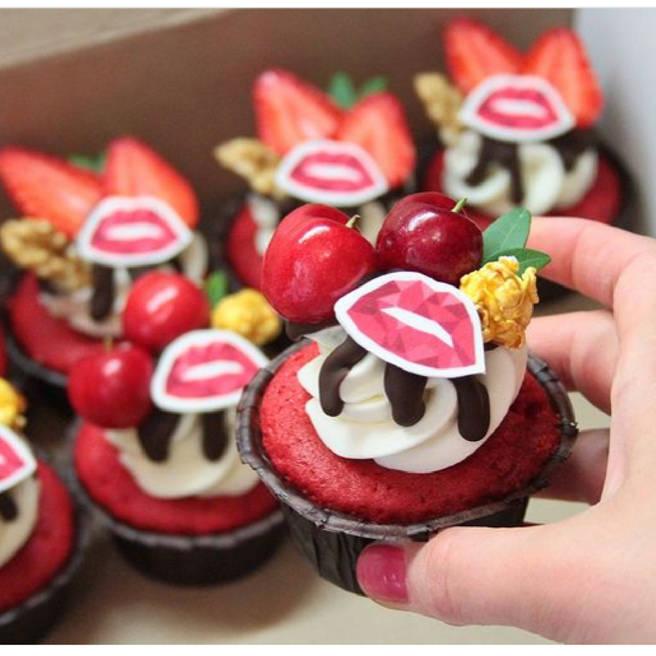 Капкейки фуршетные с логотипом