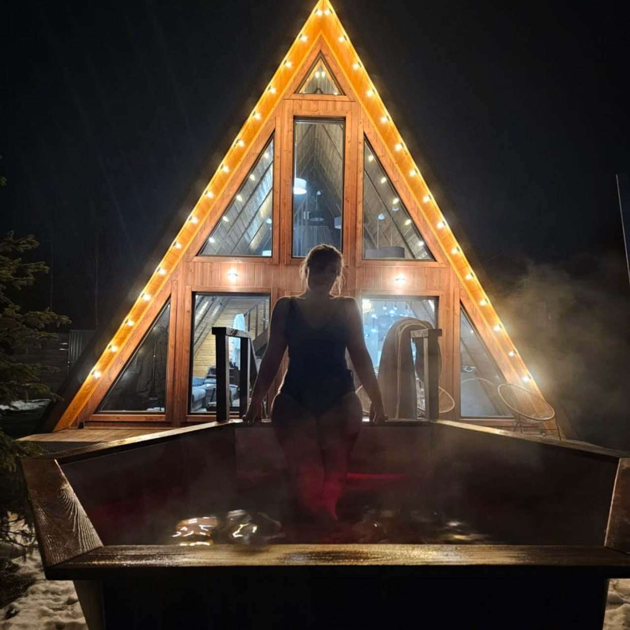 Глэмпинг в Подмосковье с баней и чаном на 6 человек - арендовать дом. Коттедж А-фрейм с баней и уличным чаном в Подмосковье - в аренду для отдыха