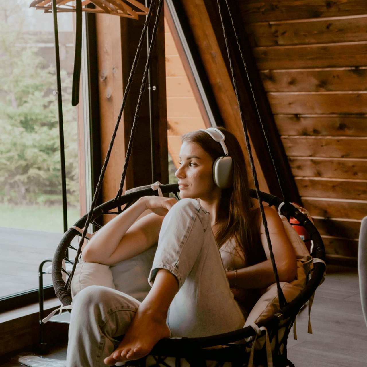 Глэмпинг в Подмосковье с баней и чаном на 6 человек - арендовать дом. Коттедж А-фрейм с баней и уличным чаном в Подмосковье - в аренду для отдыха