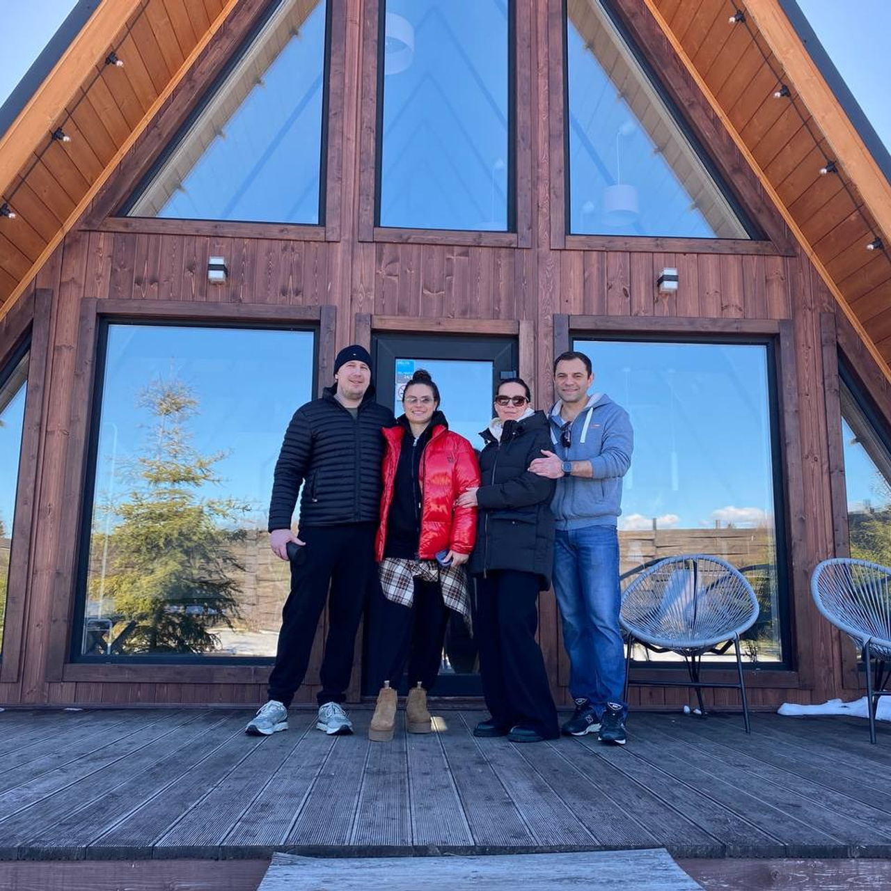 Глэмпинг в Подмосковье с баней и чаном на 6 человек - арендовать дом. Коттедж А-фрейм с баней и уличным чаном в Подмосковье - в аренду для отдыха