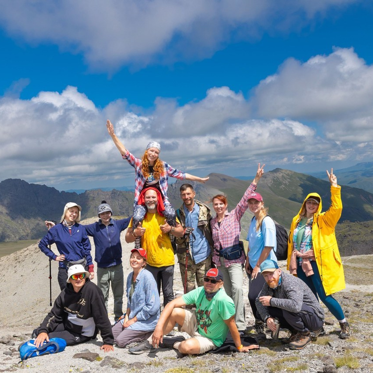 Отзывы о моей работе и готовых выпускных альбомах от Лапшиной Юлии. Лапшина Юлия — школьный фотограф в Нижнем Новгороде. Выпускные альбомы