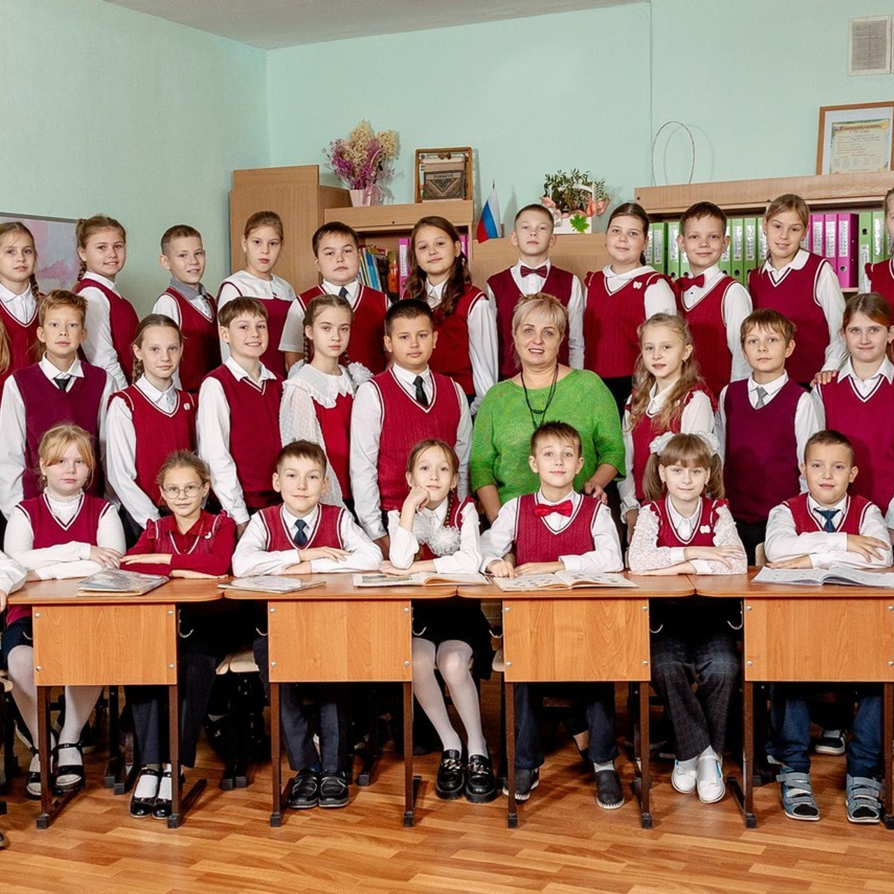 Отзывы о моей работе и готовых выпускных альбомах от Лапшиной Юлии. Лапшина Юлия — школьный фотограф в Нижнем Новгороде. Выпускные альбомы