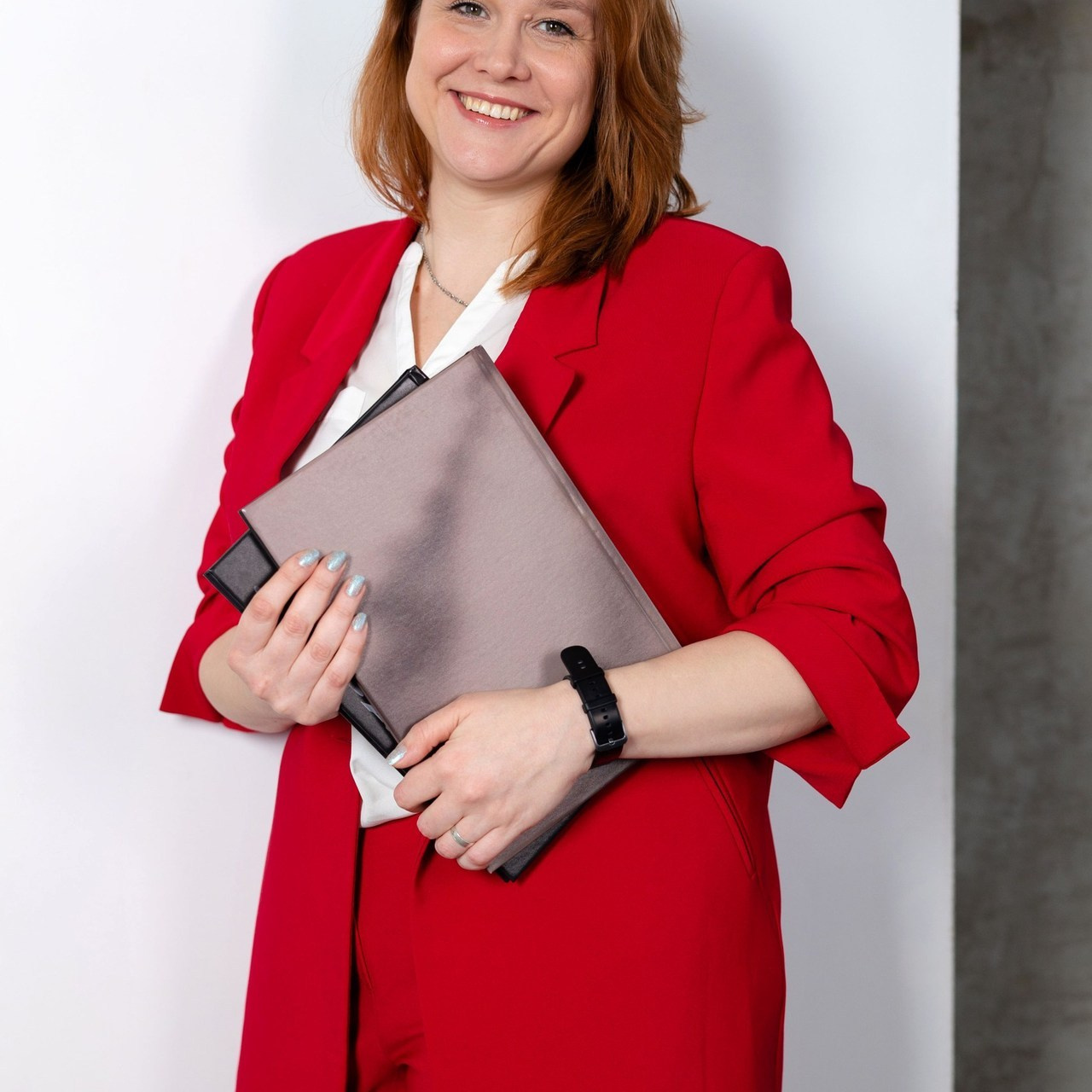 Отзывы о моей работе и готовых выпускных альбомах от Лапшиной Юлии. Лапшина Юлия — школьный фотограф в Нижнем Новгороде. Выпускные альбомы