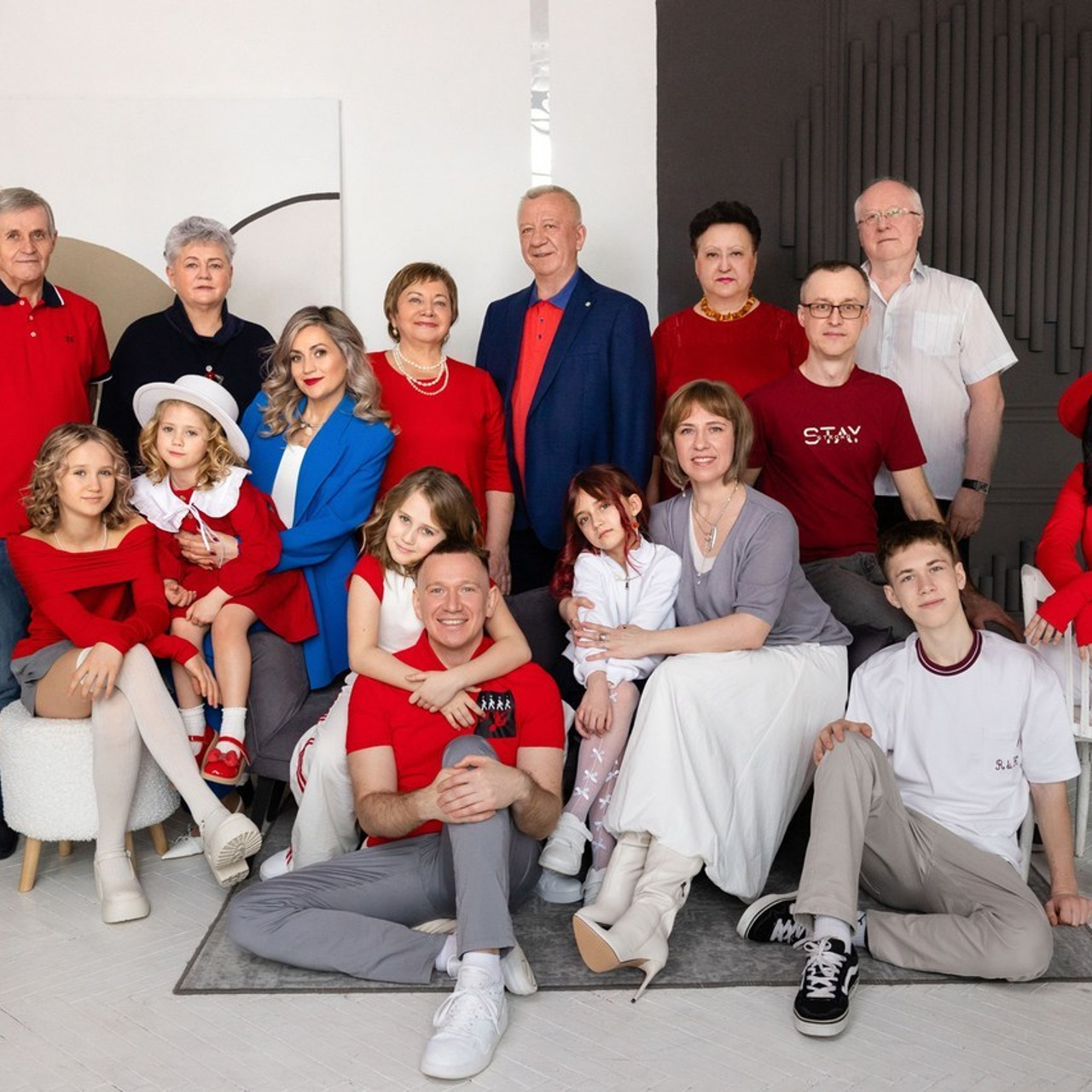 Отзывы о моей работе и готовых выпускных альбомах от Лапшиной Юлии. Лапшина Юлия — школьный фотограф в Нижнем Новгороде. Выпускные альбомы