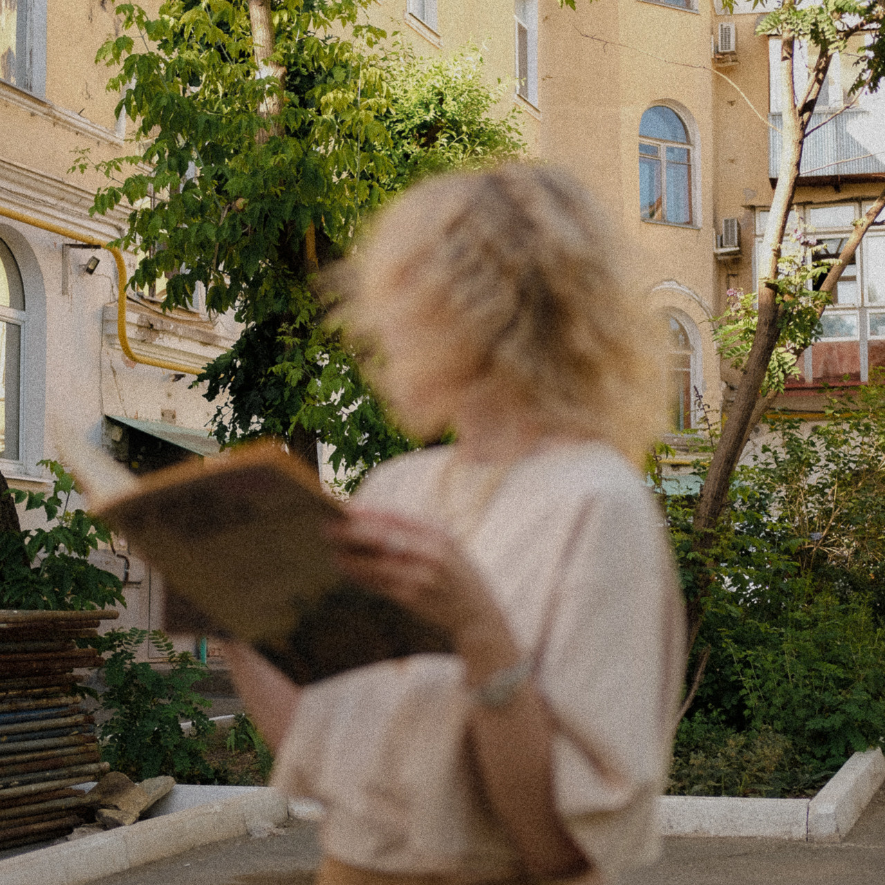 Инна, лето, солнце в городе