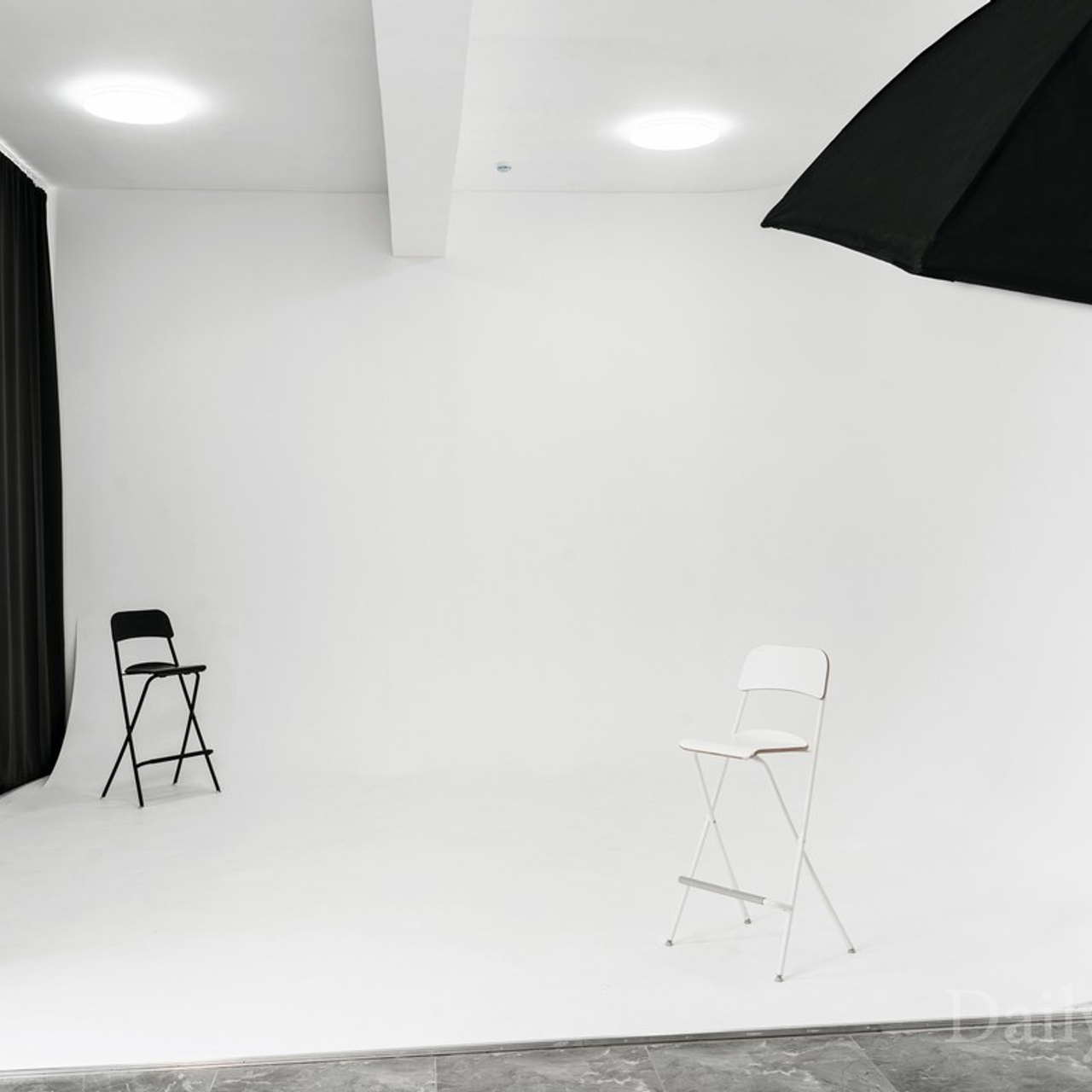 Фотостудия Daily Studio. Профессиональный фотограф беременности в СПБ. Стильные фотосессии беременности в стиле минимализм и классическая фотография